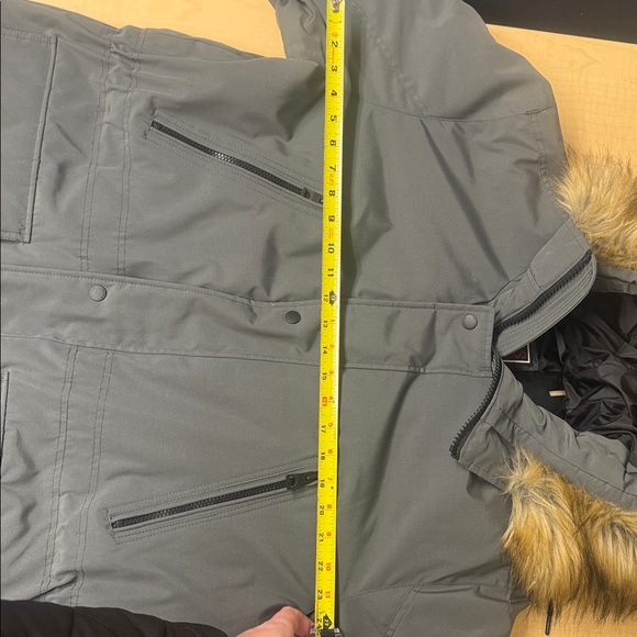 Guess mens snorkel jacket. Brand new, worm only 3 times. - Picture 4 of 4